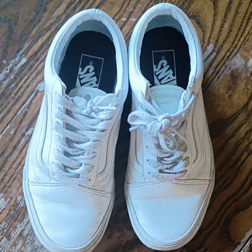 Vans White Low-Top Skate Sneakers Men's 6 / Women's 7.5